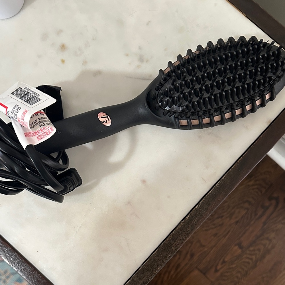 T3 Black Hair Straightening Brush